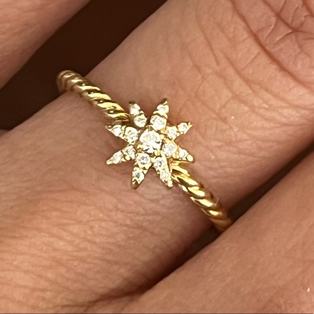 Authentic David Yurman Petite Starburst Ring in 18K Gold and Pave Diamonds
